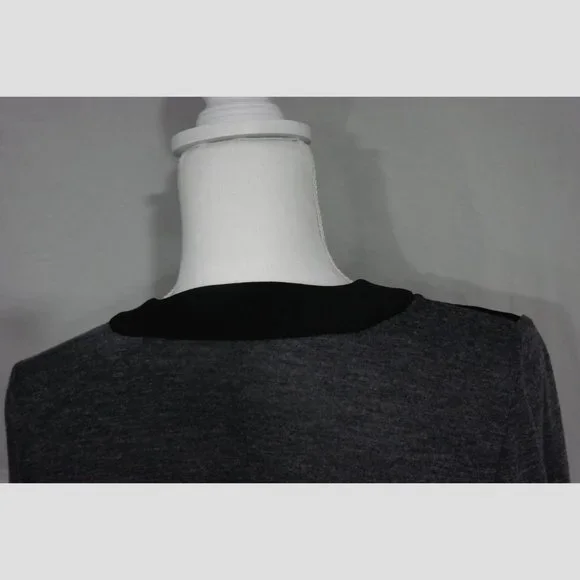 Loft XS Petite Black and Heather Gray Long Sleeve V-neck - Picture 5 of 5